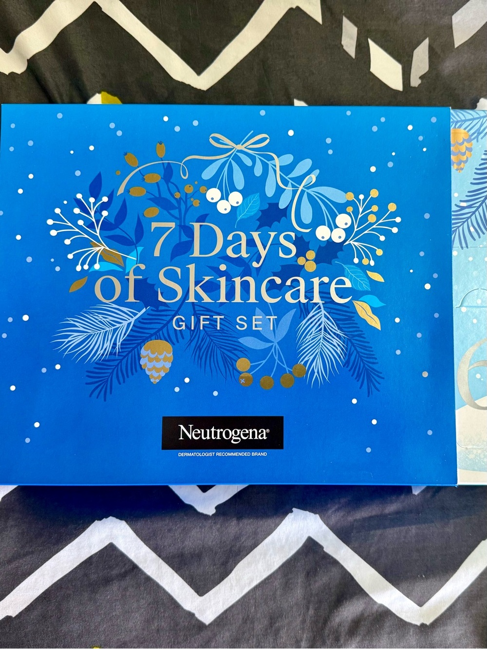 Neutrogena 7 Days of Skincare Gift Set, 7 Items